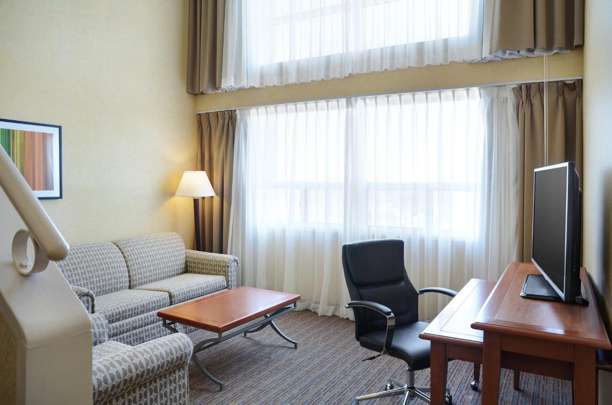 Hotel & By Ihg