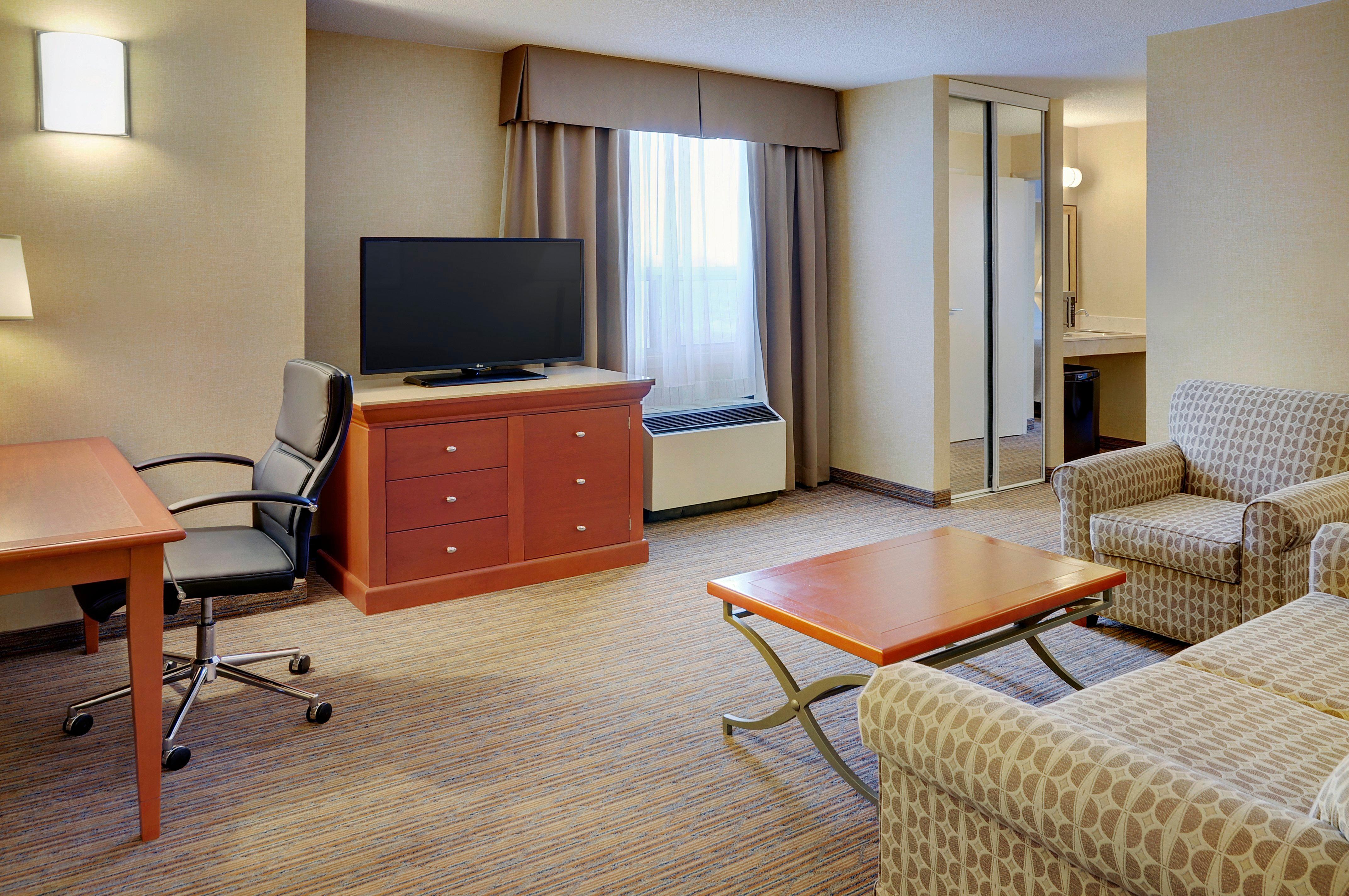 & By Ihg 3*