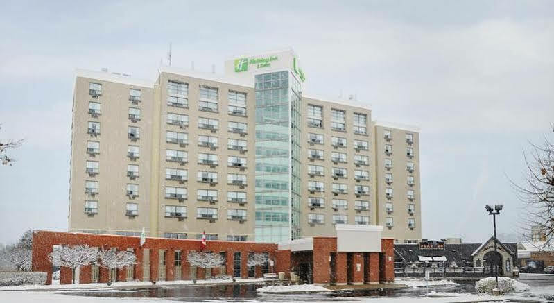 & By Ihg 3*